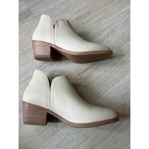 NEW Nisolo MIA Ankle Boots. Bone colored size 7